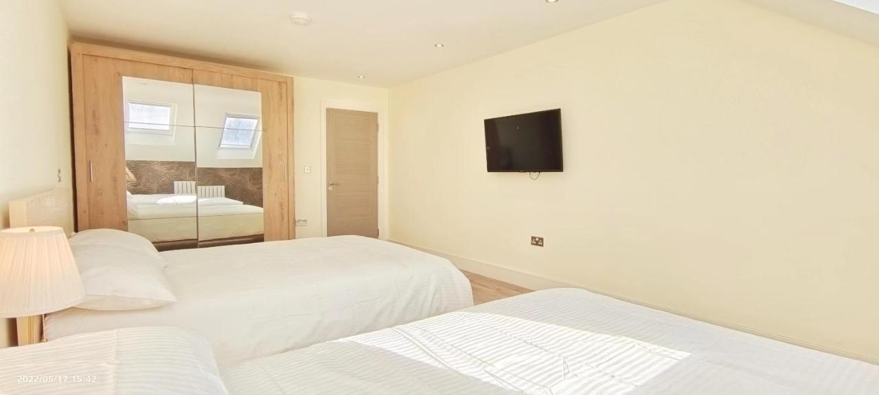 Top Floor Flat 5 Northwood 노스우드 외부 사진