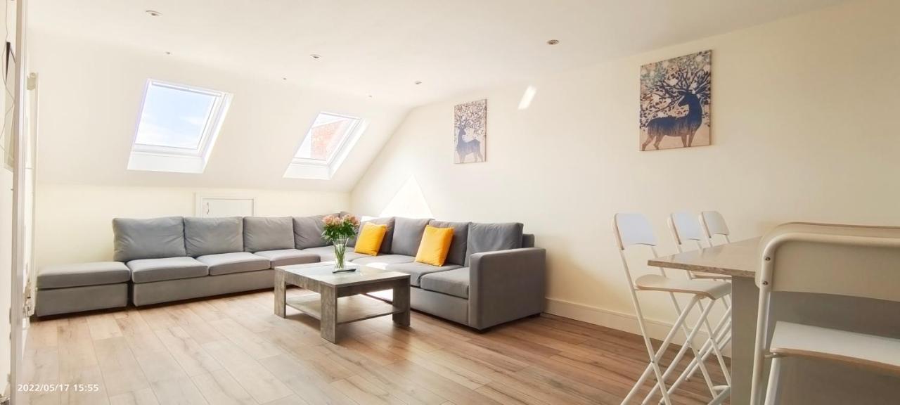 Top Floor Flat 5 Northwood 노스우드 외부 사진