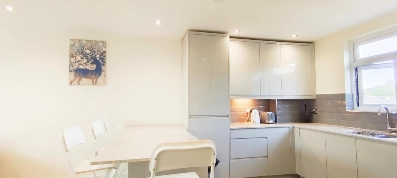 Top Floor Flat 5 Northwood 노스우드 외부 사진