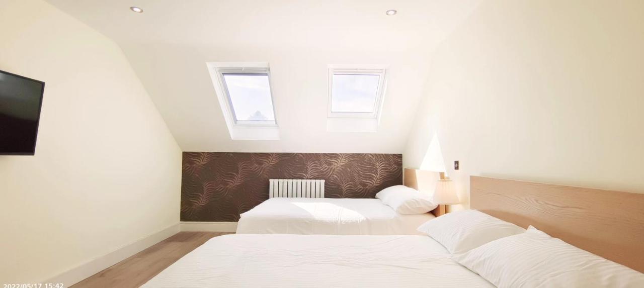Top Floor Flat 5 Northwood 노스우드 외부 사진