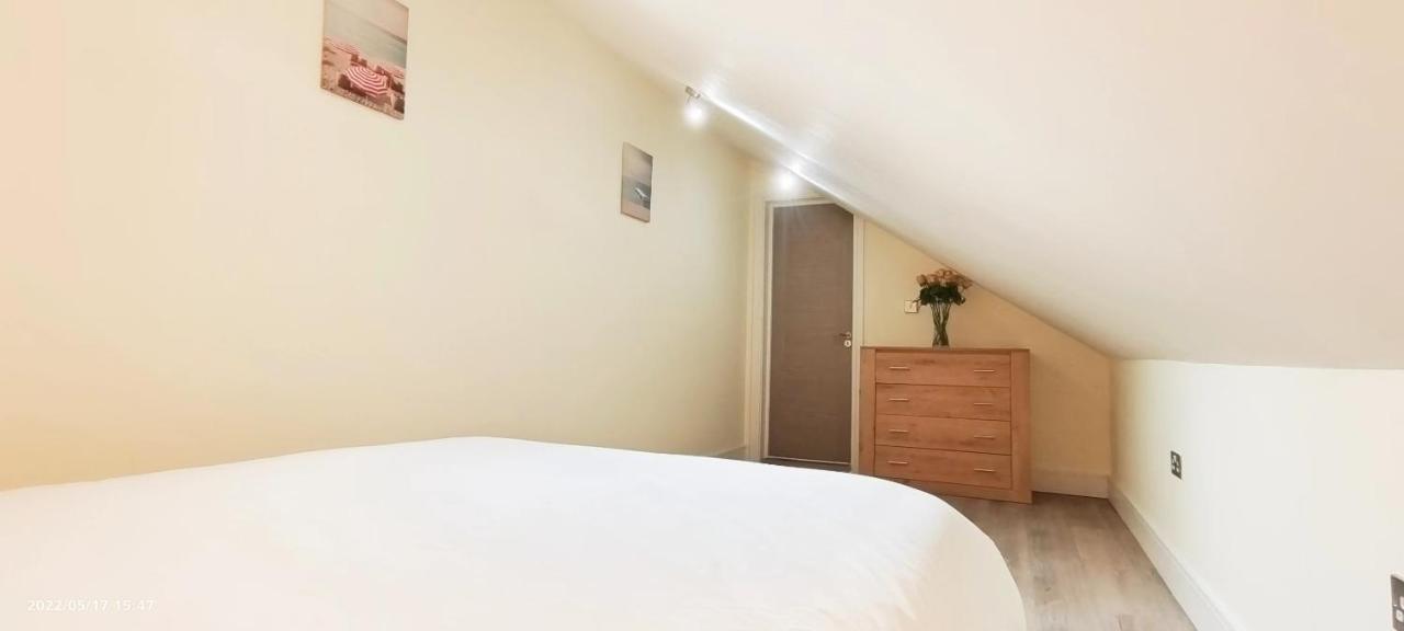 Top Floor Flat 5 Northwood 노스우드 외부 사진